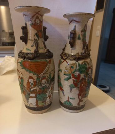 Paire de vases asiatiques en faillance de nankin 
