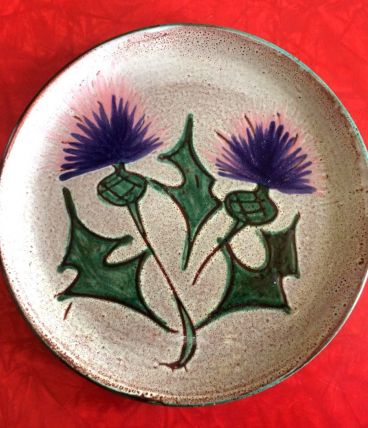 Assiette Vallauris aux chardons 