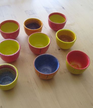9 mini bols  en porcelaine peinte main décor unique   