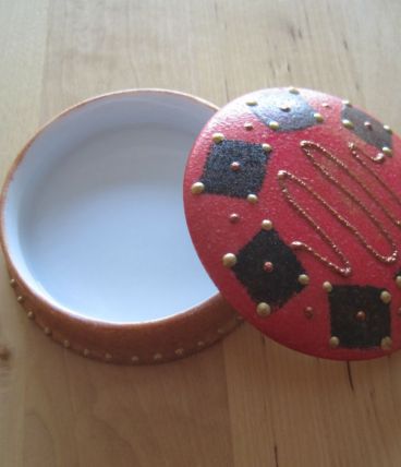 Boite petite ronde en porcelaine peinte main boite a pilules