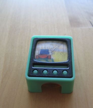 Taille crayons forme télévision objet d école vintage  