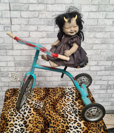 tricycle 1950 belle patine   50x70 bon etat model  pour deco