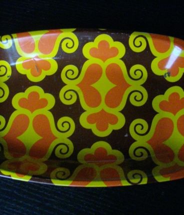 plateau vintage en metal décor psychédélique arabersque des 