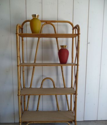 étagère en rotin