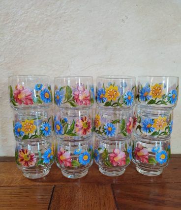 Set de 12 verres Arcoroc motifs floraux