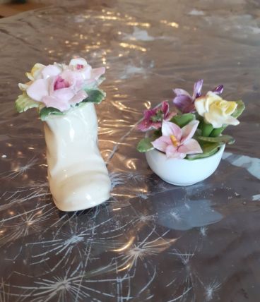 porcelaines vase + botte fleuries "bone china" made in engla