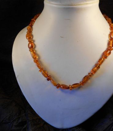 COLLIER AMBRE DE LA BALTIQUE AUTHENTIQUE MARRON NEUF