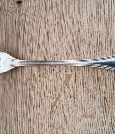  12 fourchettes à huitre en métal argenté Christofle XXème