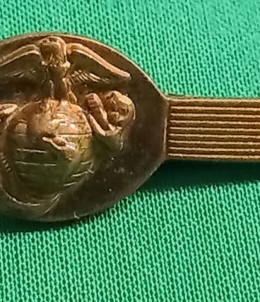 Pince à cravate d'officier US Marine Corps.