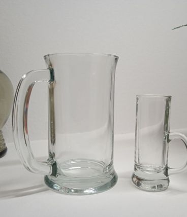 2 vases en verre translucides et lourds