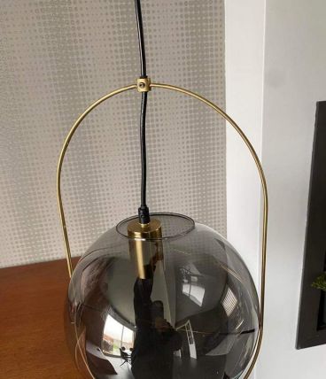Suspension globe en verre et support métal doré 