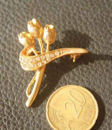 Broche plaquée  or et tourmaline Pommier