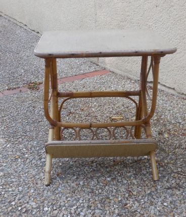petite table porte revue en rotin