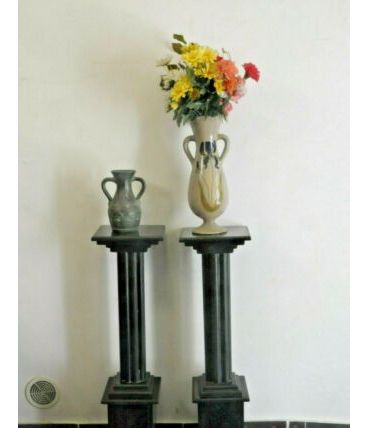 paire Colonne en marbre noir fait entièrement à la main sur 