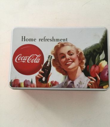 Boîte Coca-Cola vintage pin up 