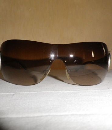 lunette de soleil versus