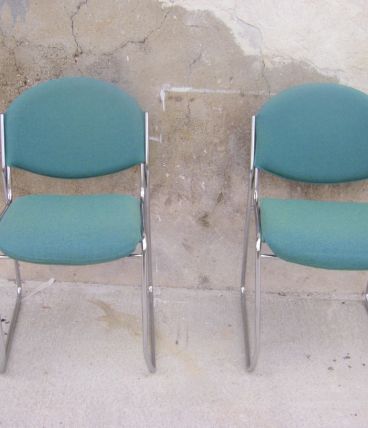 Paire de chaises empilables vintage