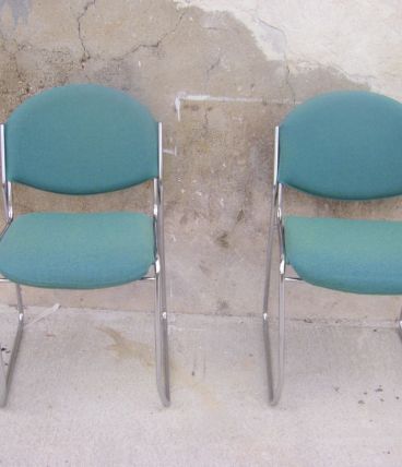 Paire de chaises empilables vintage