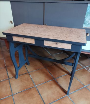 Table vintage élégante bois et noir