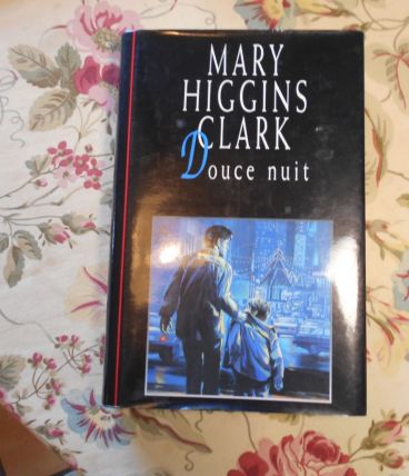 LIVRE DOUCE NUIT MARY HIGGINS  CLARKS FRANCE LOISIRS