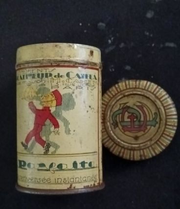Ancienne petite boîte publicitaire " Au planteur de Caïffa"