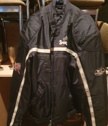 BLOUSON EN CUIR MOTO