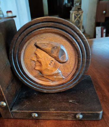 Serre livre basque en bois