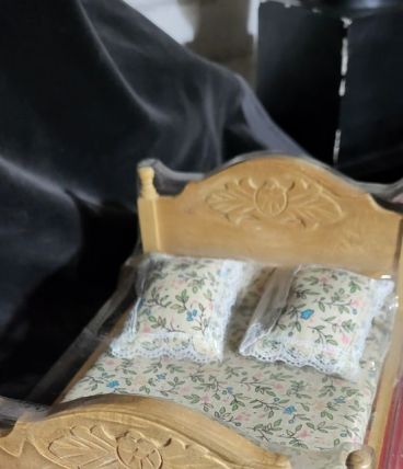 Mobilier  maison de poupée 