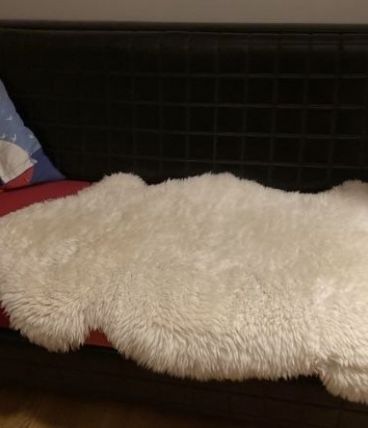 Canapé convertible noir et coussins 3 couleurs