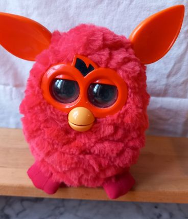 Furby orange interactif