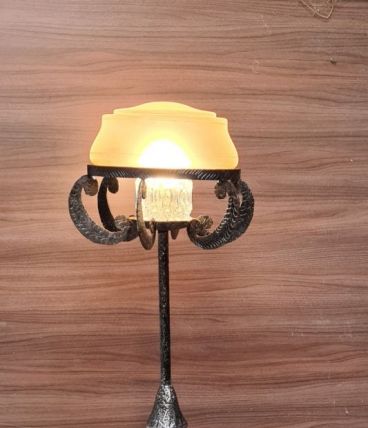 lampadaire  acier martelé et patiné ,style art deco , 160cmx