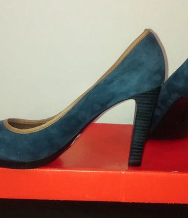 451* Hedgren - magnifiques escarpins bleu foncé CUIR (41)