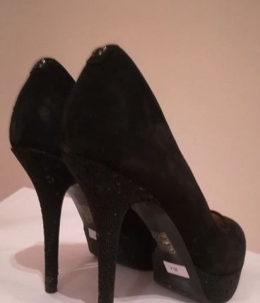 86A* GUESS - sexy escarpins noirs cuir high heels (40)