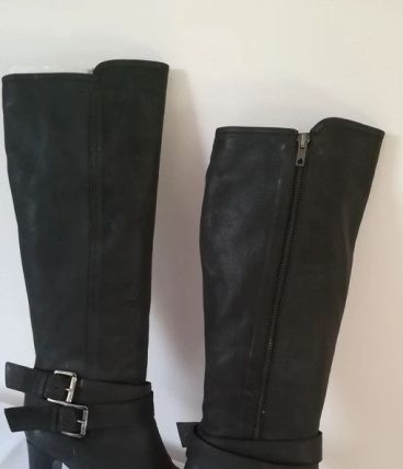 766A* très jolies bottes noires cuir (38)