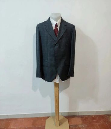 Petit costume gris a carreaux bleu