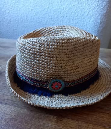 Chapeau en jonc tressé 