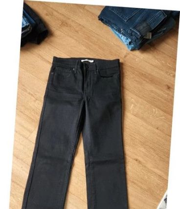 Levi's slimming straight noir W27L30