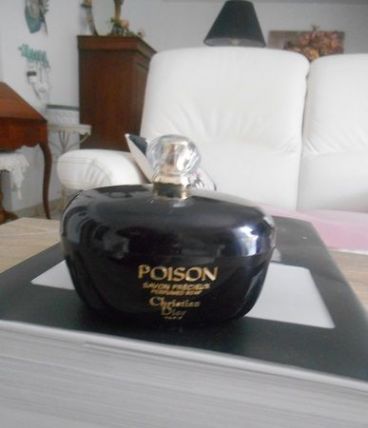 Ancienne boite pr savon " POISON de  DIOR"