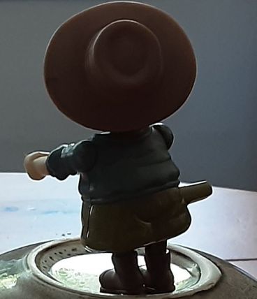 Figurine Charles-Édouard La Binocle