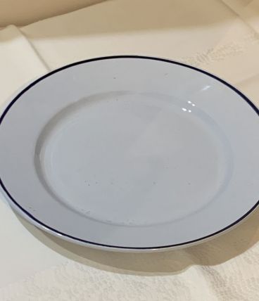 Beau plat en faïence marque HBCM 1930