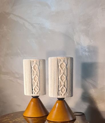 paire de lampe bois conique scandinave abat jour cordon tres