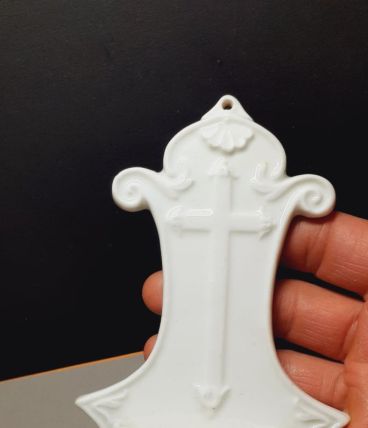 Bénitier en porcelaine de Paris