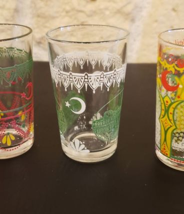 Superbes verres à thé orientaux 