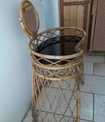 coiffeuse en rotin vintage année 60