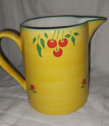 superbe broc carafe Luneville France motif cerise vintage 