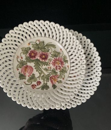 Lot 2 assiettes décoratives porcelaine Gubbio