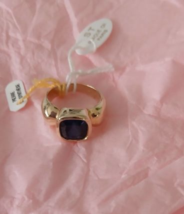 Bague plaqué or avec cabochon carré saphir de synthèse