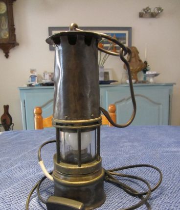 Ancienne lampe de mineur 