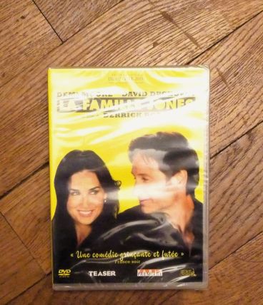 La Famille Jones- Derrick Borte- Neuf- Ugc Ph    