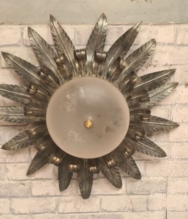  plafonnier ,applique soleil feuilles fer forgé  1970   tres